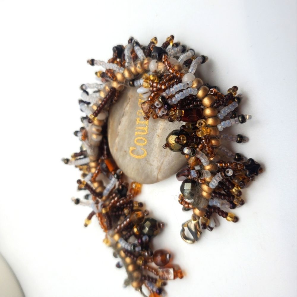 Caterpillar crawl wavy beaded‎ bracelet B0240